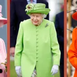 mode-elizabeth-ii-la-reine-qui-a-laisse-la-robe-volumineuse-pour-les-tailleurs-colores-et-chapeaux-excentriques