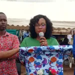 rentree-scolaire-l-ong-la-chretienne-fraternite-offre-des-kits-scolaires-aux-enfants-de-niangon-continu