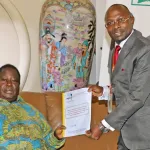 scrutins-legislatifs-et-senatoriaux-partiels-le-president-de-la-pec-ci-remet-son-rapport-d-observation-a-bedie