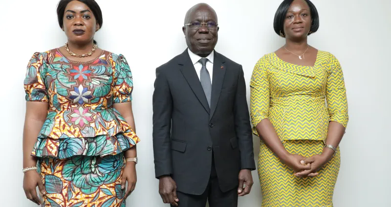 apres-avoir-fait-accoucher-une-femme-dans-les-conditions-difficiles-dimba-pierre-felicite-des-sages-femmes