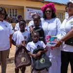san-pedro-une-fondation-offre-des-kits-scolaires-et-des-vivres-a-taki