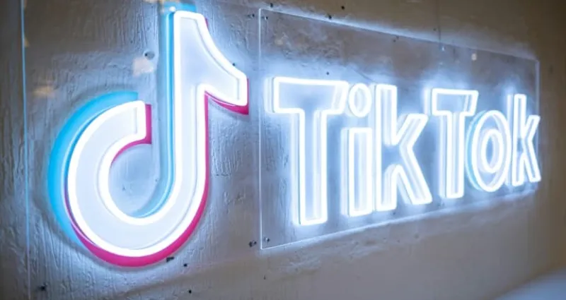 tik-tok-fuite-de-videos-exposants-les-adolescents-aux-medicaments-dangereux-pour-maigrir
