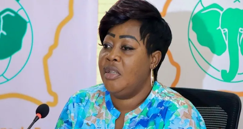 football-feminin-le-championnat-debute-le-7-octobre-les-precisions-de-christine-ezoua