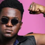 people-5-choses-a-savoir-sur-fior-2-bior-le-chanteur-au-langage-enigmatique-et-acteur-cle-de-la-musique-urbaine