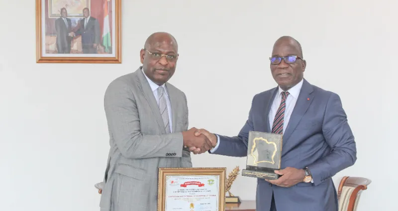 cote-d-ivoire-le-tresor-public-remporte-le-grand-prix-des-organismes-publics-de-la-caidp
