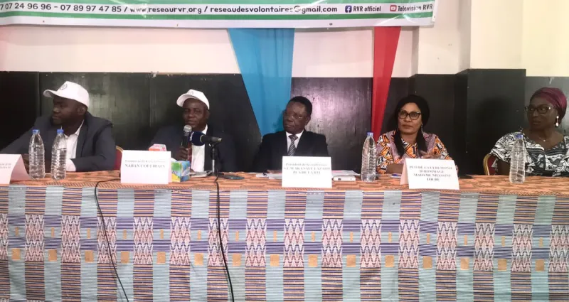 hommage-a-alassane-ouattara-le-reseau-des-volontaires-lui-dedie-une-journee-pour-ses-actions-de-paix