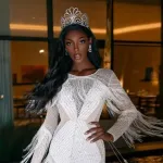 people-olivia-yace-integre-une-importante-agence-de-mannequinat-londonienne