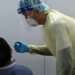 sante-covid-19-un-nouveau-variant-xbb-detecte-a-singapour