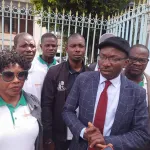 prix-bord-champ-fixe-a-900-fcfa-des-syndicalistes-mecontents-debarquent-au-siege-du-conseil-cafe-cacao