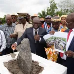 conflits-intercommunautaires-kouadio-konan-bertin-pose-la-premiere-de-la-maison-des-chefs-a-lakota