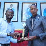 prix-secteur-immobilier-le-chef-d-entreprise-yamoussa-coulibaly-recoit-un-trophee-aux-etats-unis