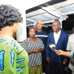 inondation-a-agboville-les-ministres-pierre-dimba-et-myss-belmonde-aux-cotes-des-sinistres