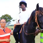 loisirs-equestres-isabelle-anoh-recompense-plusieurs-cavaliers-au-laissement-faha-faha