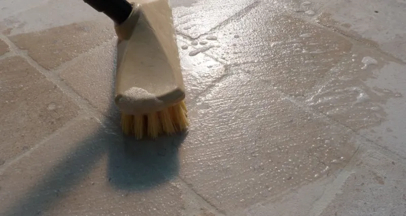 astuces-maison-2-methodes-de-grand-mere-pour-nettoyer-le-carrelage