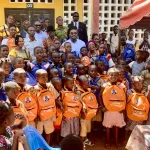 loh-djiboua-maitre-bertin-zehouri-distribue-plus-de-3000-kits-scolaires-aux-ecoliers-demunis-de-la-region
