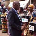 bocanda-lutte-contre-la-deforestation-le-ministere-de-l-environnement-offre-des-foyers-ecologiques-aux-femmes