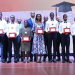 prix-national-d-excellence-2022-les-9-meilleurs-eleves-honores-lors-de-la-8eme-edition
