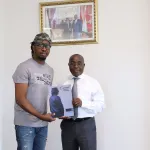 dans-le-cadre-de-son-prochain-concert-l-artiste-soum-bill-a-ete-recu-en-audience-par-le-ministre-bouake-fofana