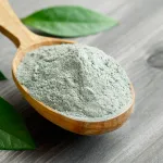 astuces-beaute-trois-bienfaits-de-l-argile-verte-dans-les-soins-beaute