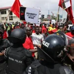 ghana-cherte-de-la-vie-corruption-les-populations-descendent-dans-la-rue-pour-crier-leur-ras-le-bol