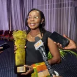 super-prix-des-laureats-de-l-ascad-dr-johnson-felicia-recoit-une-enveloppe-de-10-millions-francs-cfa