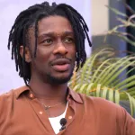 actu-people-battu-par-la-police-a-l-aeroport-de-dakar-ks-bloom-raconte-le-film-de-cette-scene-de-violence