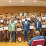 enseignement-superieur-des-etudiants-de-l-universite-de-man-recoivent-leur-diplome-adama-diawara-s-en-felicite
