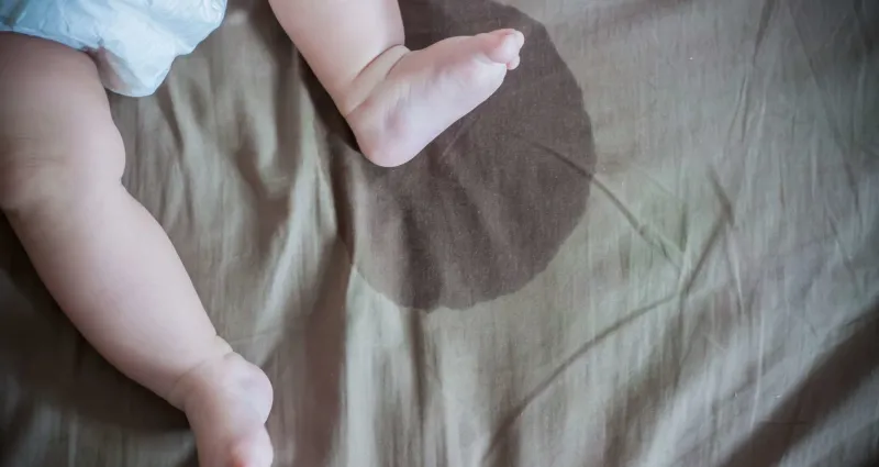 astuces-maison-se-debarrasser-de-l-odeur-d-urine-sur-les-vetements-de-vos-enfants
