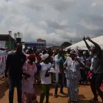 accueil-de-ble-goude-les-populations-deferlent-progressivement-vers-la-place-cp1