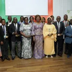 ministere-du-plan-et-du-developpement-la-ministre-niale-kaba-prime-ses-meilleurs-agents