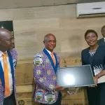 enseignement-primaire-la-ministre-mariatou-kone-dote-le-syndicat-national-de-materiels-informatiques