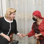 deuil-la-premiere-dame-dominique-ouattata-apporte-sa-compassion-au-couple-bedie
