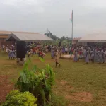 divo-ludovic-tiegbe-offre-une-tonne-de-riz-a-la-cantine-scolaire-du-village-de-zehiri