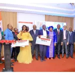 distinction-de-l-ivoirien-nouveau-une-vingtaine-de-personnalites-recoivent-des-prix