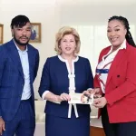 concert-de-josey-la-premiere-dame-dominique-ouattara-recoit-officiellement-son-invitation