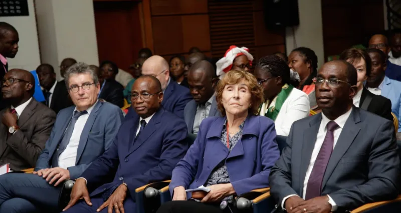 l-ecole-de-la-2e-chance-officiellement-lancee-l-ex-pm-francaise-e-cresson-felicite-le-ministre-n-guessan-koffi