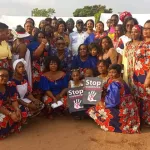 vie-associative-les-femmes-de-yopougon-sicogi-3-font-bloc-autour-de-leur-presidente