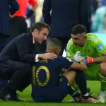 macron-revele-ce-qu-il-a-dit-a-mbappe-apres-la-finale-contre-l-argentine