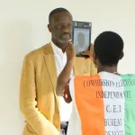 cote-d-ivoire-20-ans-apres-tidjane-thiam-se-fait-enroler-sur-la-liste-electorale