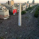 qatar-2022-un-accueil-de-fous-pour-les-champions-du-monde-argentins-a-buenos-aires