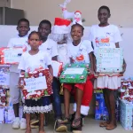 noel-pour-tous-une-centaines-d-enfants-recoivent-des-cadeaux-du-pere-noel