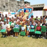 arbre-de-noel-2022-les-enfants-des-journalistes-culturels-celebres-a-koumassi