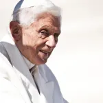 l-ancien-pape-benoit-xvi-est-gravement-malade