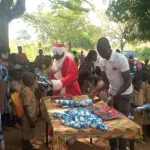 arbre-de-noel-2022-plusieurs-centaines-d-enfants-celebres-dans-les-departements-de-yamoussoukro-et-d-attiegouakro