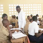 ex-enseignants-contractuels-le-gouvernement-decaisse-10-8-milliards-pour-regler-leurs-arrieres-de-pecule