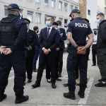 paris-deux-hommes-qui-criaient-vouloir-tout-faire-sauter-arretes-avec-des-bouteilles-de-gaz