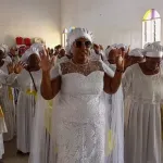 reconciliation-eglises-du-christianisme-celeste-mme-simone-ayiri-offre-des-kits-alimentaires-aux-fideles