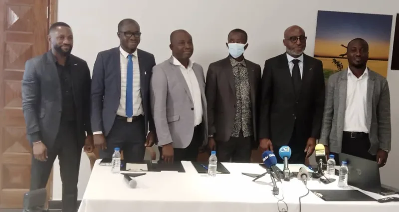 football-la-federation-ivoirienne-de-petits-poteaux-recoit-un-appui-de-300-millions
