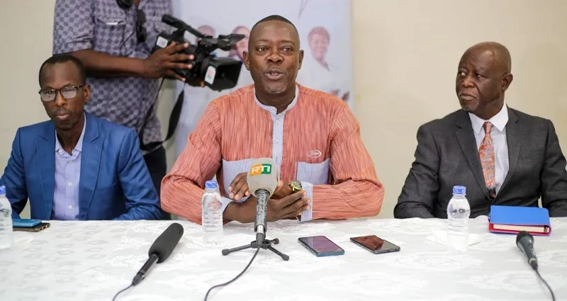cote-d-ivoire-la-carte-cmu-obligatoire-pour-la-prochaine-rentree-universitaire-didier-bile-en-campagne