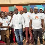 municipales-a-anoumaba-enguerran-kassi-met-les-comites-de-base-du-pdci-et-les-populations-en-mission